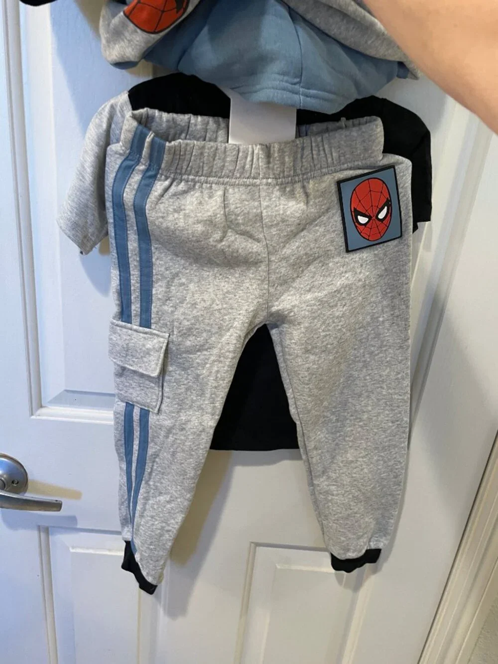 NEW Marvel Spiderman Boys 3 Pc Set Hoodie Tee Jogger Pants NWT 4T Blue Gray